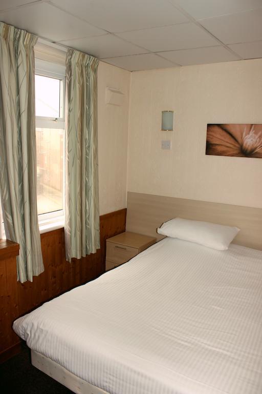 The Colwyn Hotel - Near Pleasure Beach Blackpool Dış mekan fotoğraf