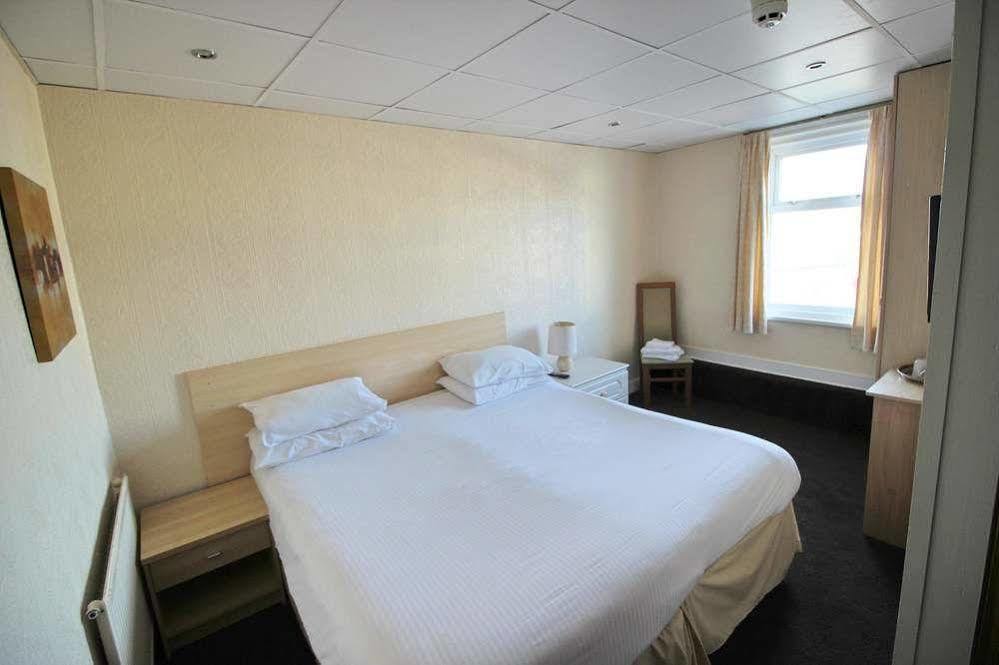 The Colwyn Hotel - Near Pleasure Beach Blackpool Dış mekan fotoğraf