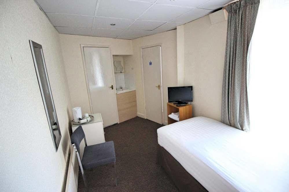 The Colwyn Hotel - Near Pleasure Beach Blackpool Dış mekan fotoğraf