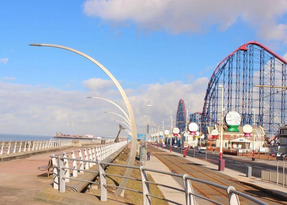 The Colwyn Hotel - Near Pleasure Beach Blackpool Dış mekan fotoğraf