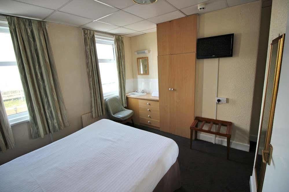 The Colwyn Hotel - Near Pleasure Beach Blackpool Dış mekan fotoğraf