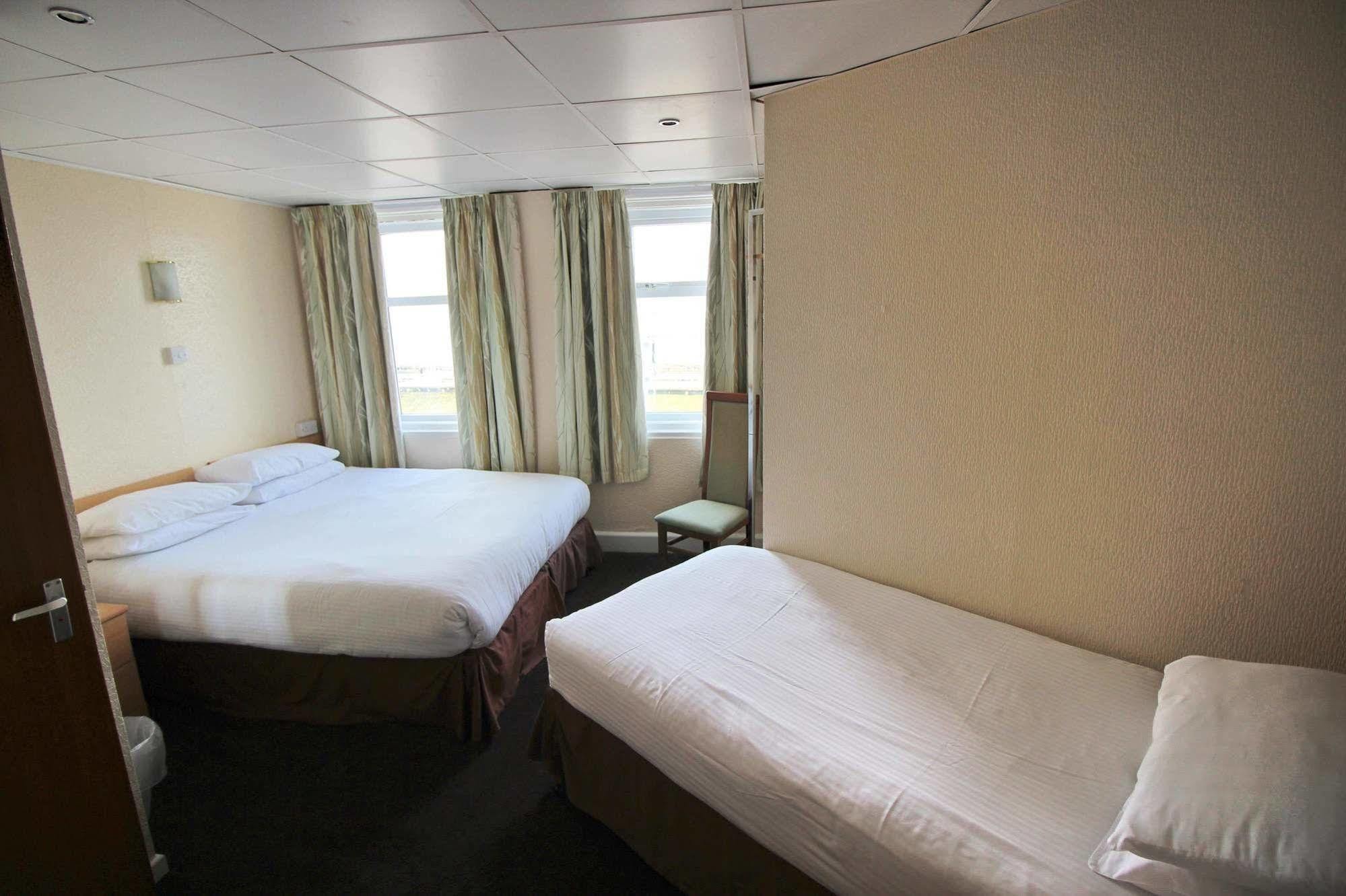 The Colwyn Hotel - Near Pleasure Beach Blackpool Dış mekan fotoğraf