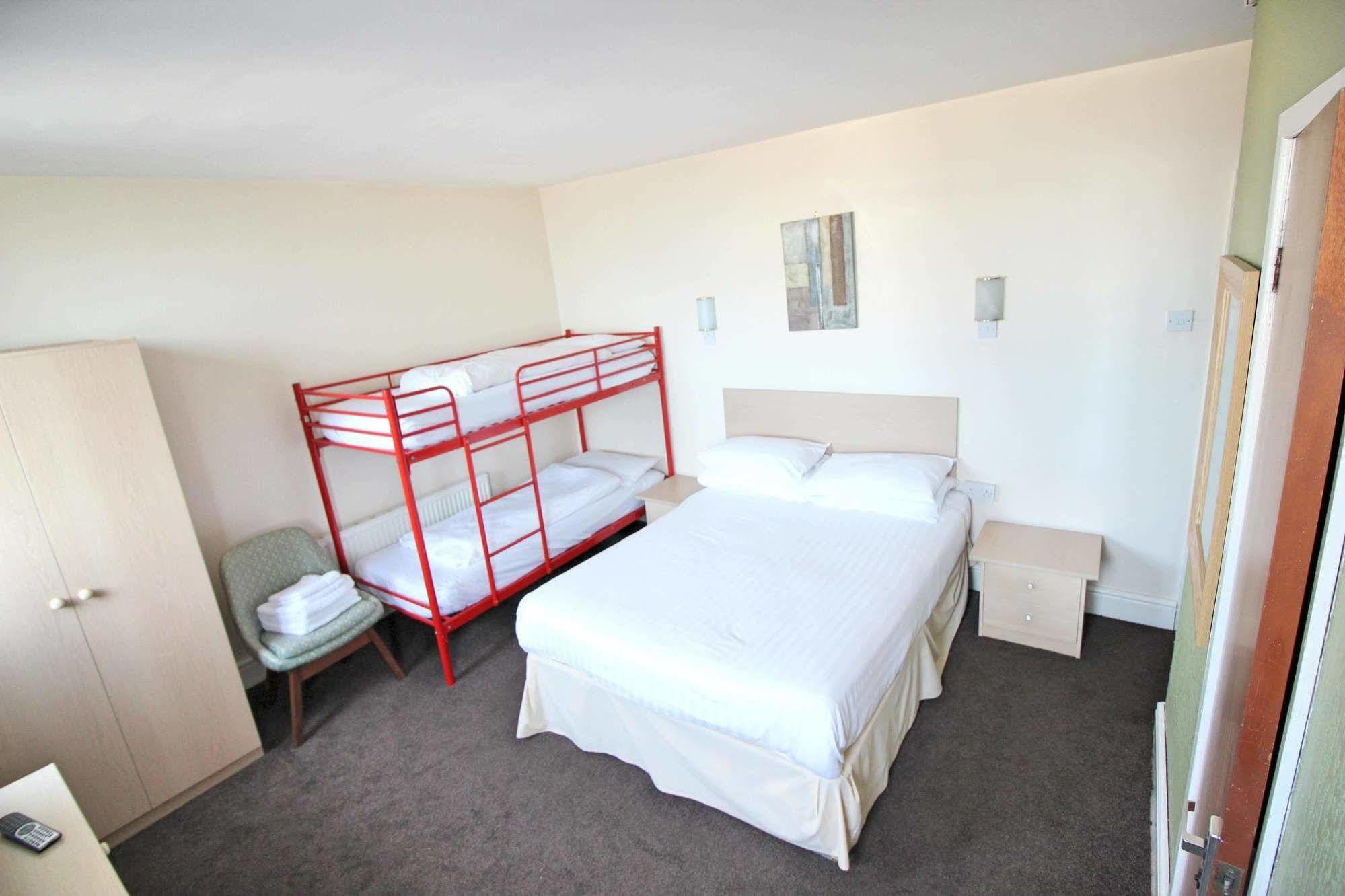 The Colwyn Hotel - Near Pleasure Beach Blackpool Dış mekan fotoğraf