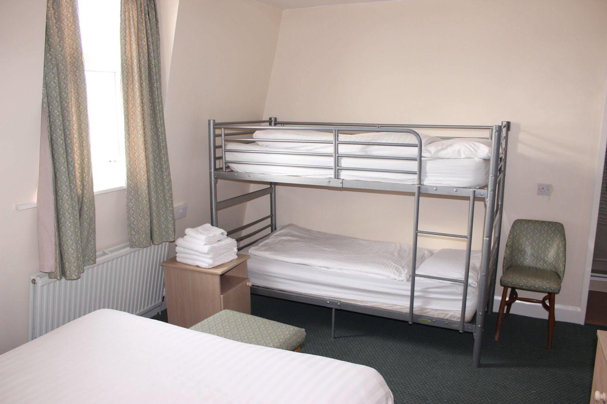 The Colwyn Hotel - Near Pleasure Beach Blackpool Dış mekan fotoğraf