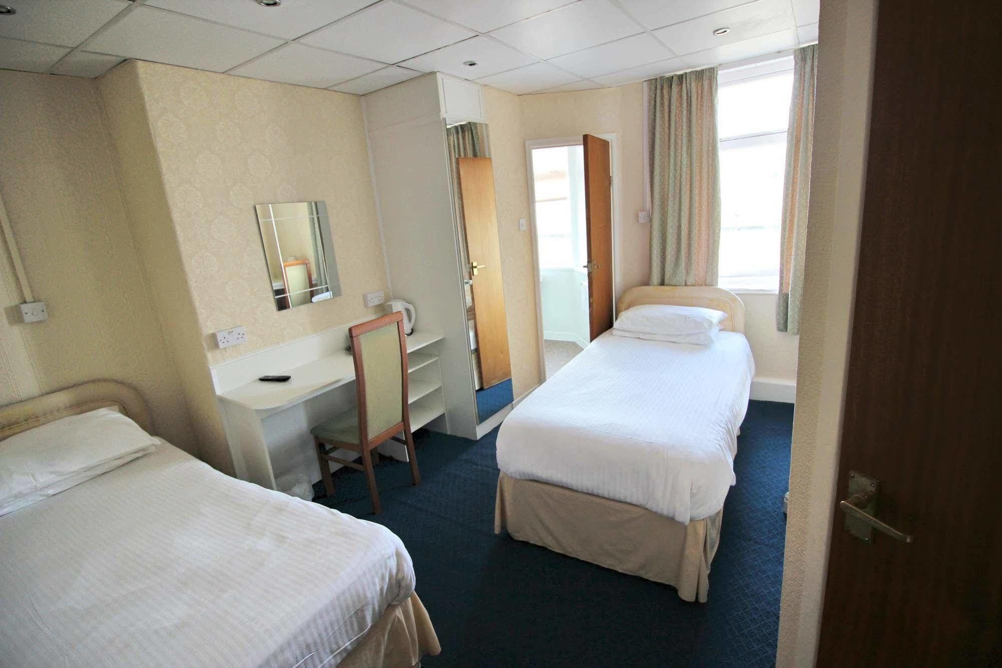 The Colwyn Hotel - Near Pleasure Beach Blackpool Dış mekan fotoğraf