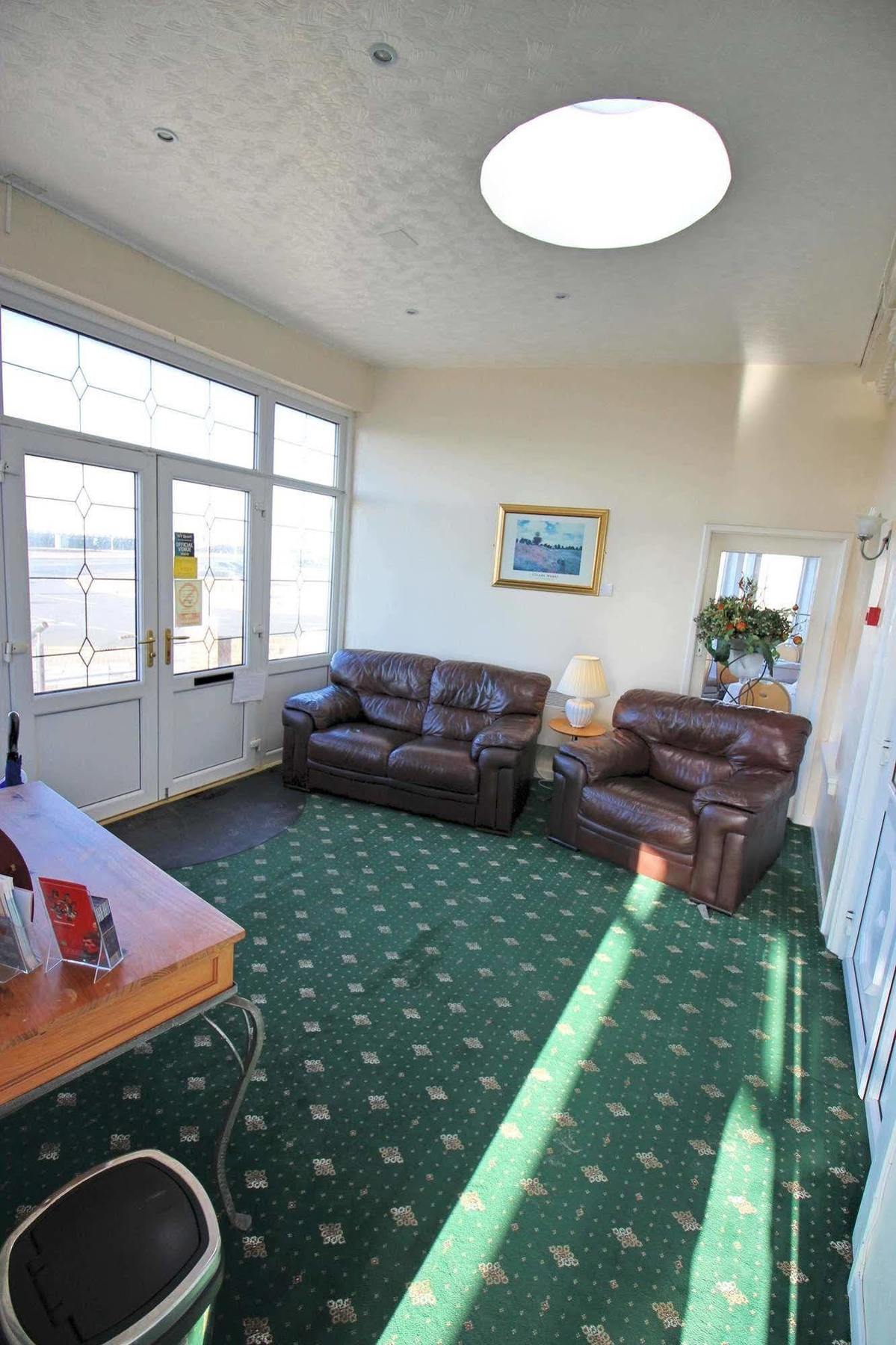 The Colwyn Hotel - Near Pleasure Beach Blackpool Dış mekan fotoğraf